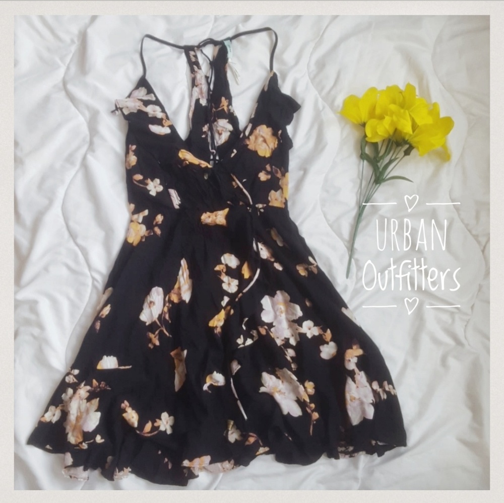 Kimchi Blue Urban Outfitters Floral Dress!!!